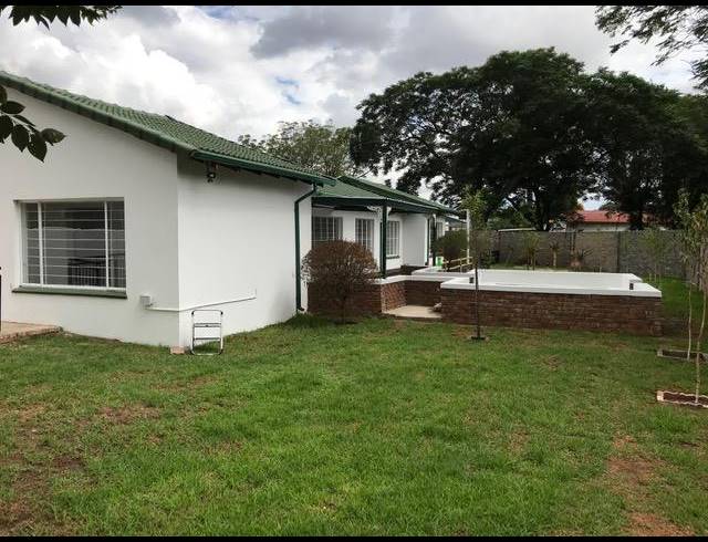 4 BEDROOM PROPERTY TO RENT IN FARRARMERE